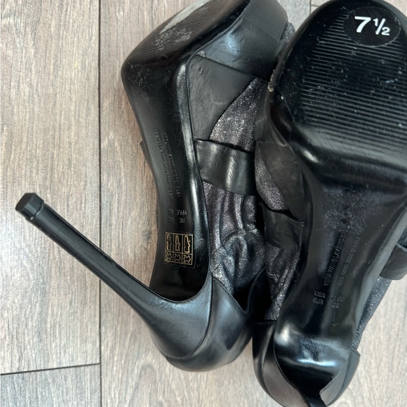 Vera Wang Lavender Greta Bootie - Picture 4 of 6